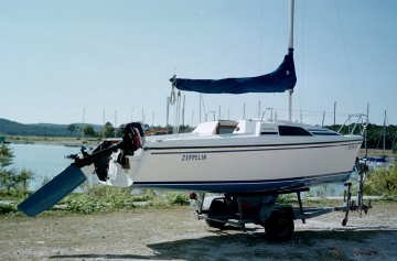 1988 hunter 18.5 sailboat